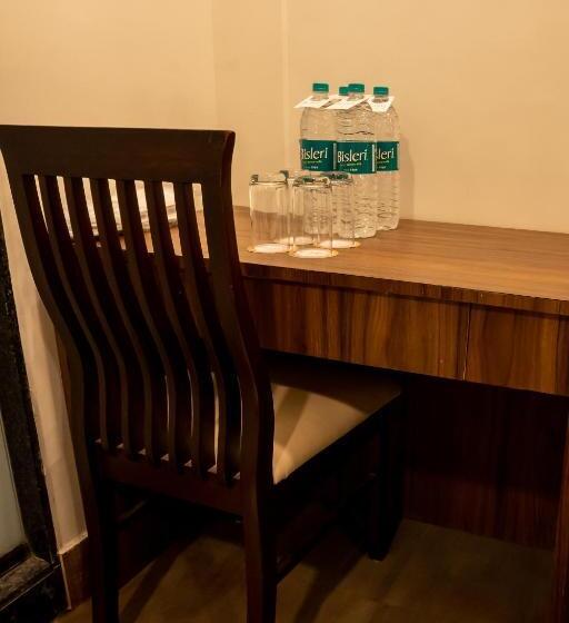 חדר משפחתי, Jivanta Mahabaleshwar