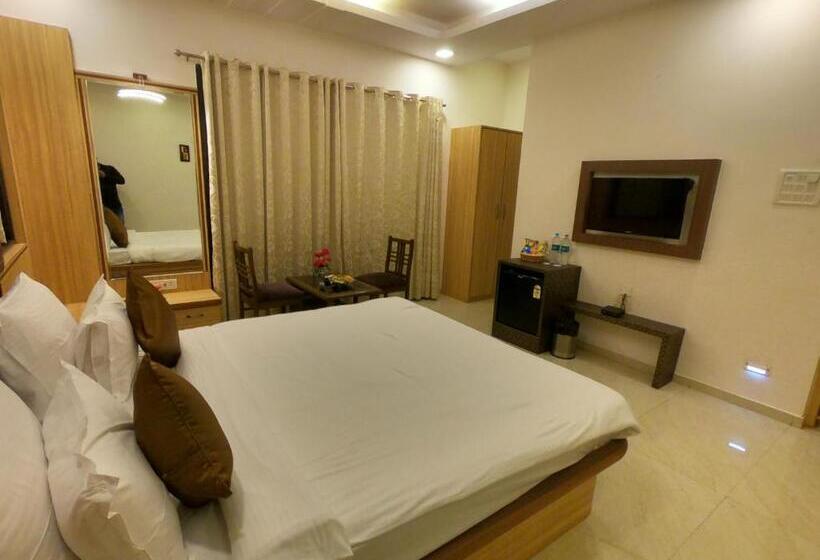 דירת חדר בקומת קרקע, Jivanta Mahabaleshwar