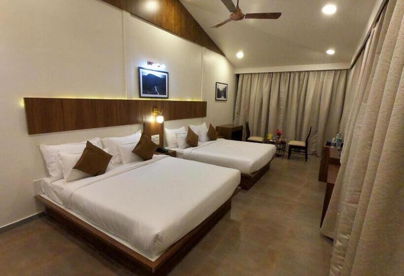 חדר משפחתי, Jivanta Mahabaleshwar