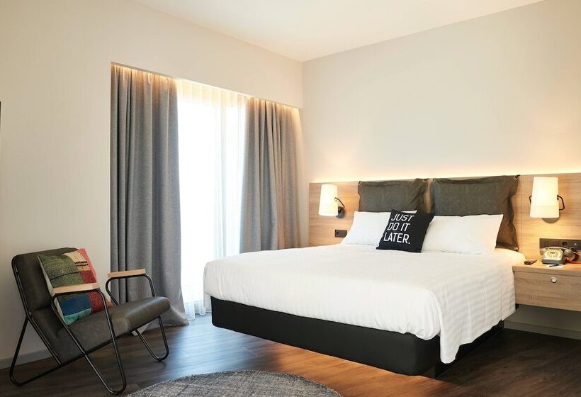 اتاق استاندارد با تخت دوبل, Moxy Patra Marina