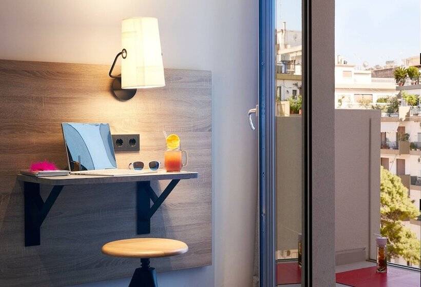 اتاق استاندارد با تخت دوبل, Moxy Patra Marina