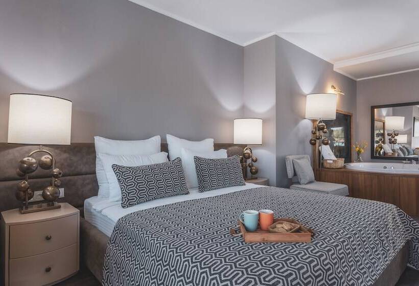 Люкс Вид на Бассейн, Orka Cove Hotel Penthouse & Suites - Adults Only