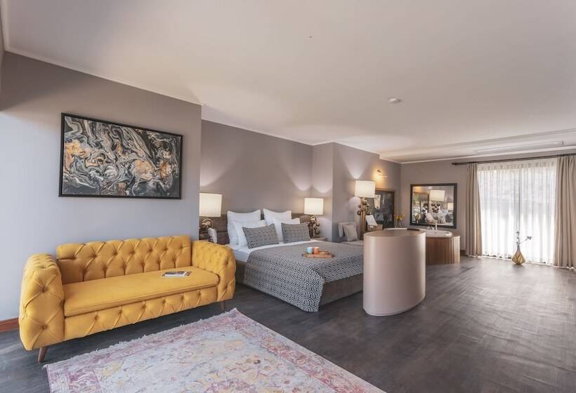 Люкс Вид на Бассейн, Orka Cove Hotel Penthouse & Suites - Adults Only