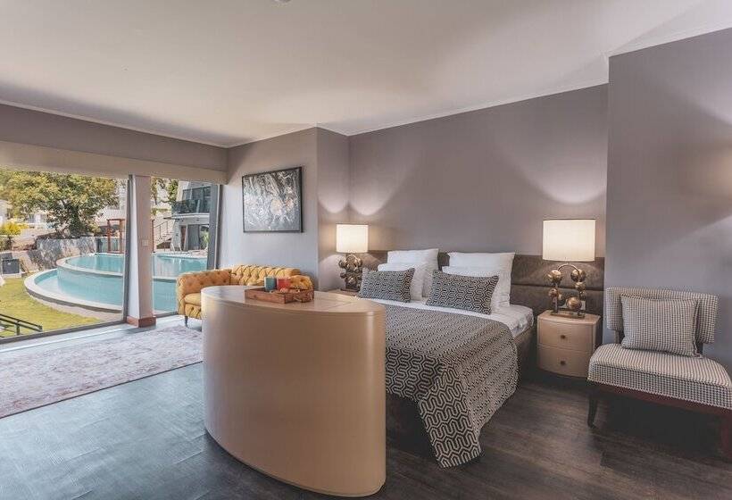 Люкс Вид на Бассейн, Orka Cove Hotel Penthouse & Suites - Adults Only