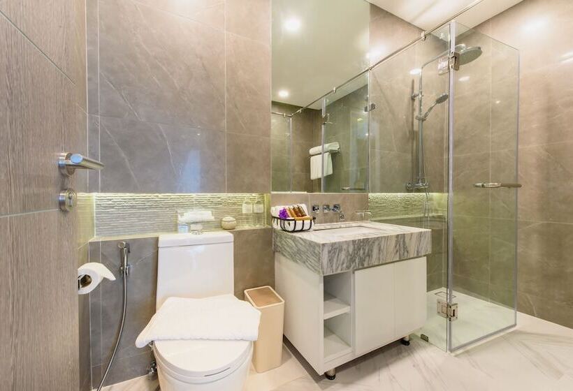 סוויטה נוף לבריכה, Parc Borough City Resort  Sha Extra Plus