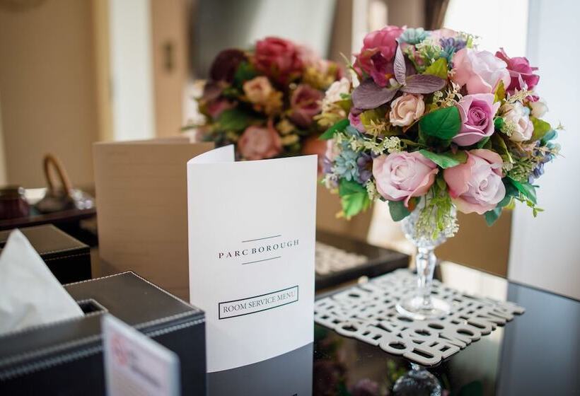 סוויטה נוף לבריכה, Parc Borough City Resort  Sha Extra Plus