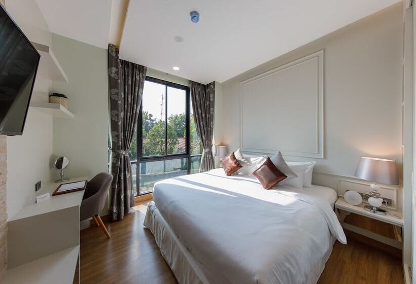 סוויטה נוף לבריכה, Parc Borough City Resort  Sha Extra Plus