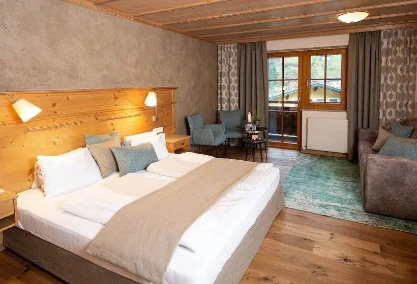 Perhehuone, Post Family Resort
