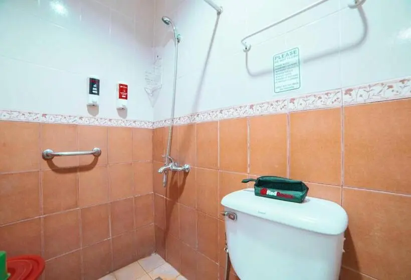 スタンダードルーム, Reddoorz At La Casa Guesthouse Former Reddoorz At Tamarind Street Angeles City