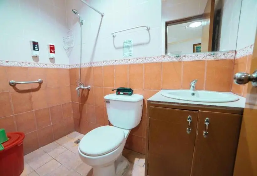 スタンダードルーム, Reddoorz At La Casa Guesthouse Former Reddoorz At Tamarind Street Angeles City