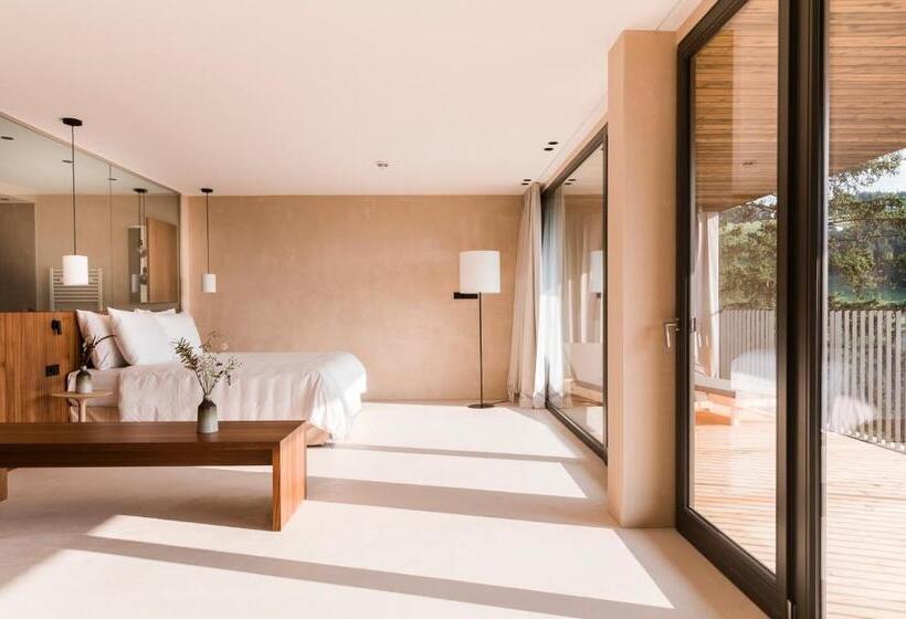 Deluxe Suite King Bed, Saltus