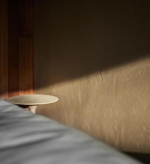 اتاق لوکس با بالکن, Saltus