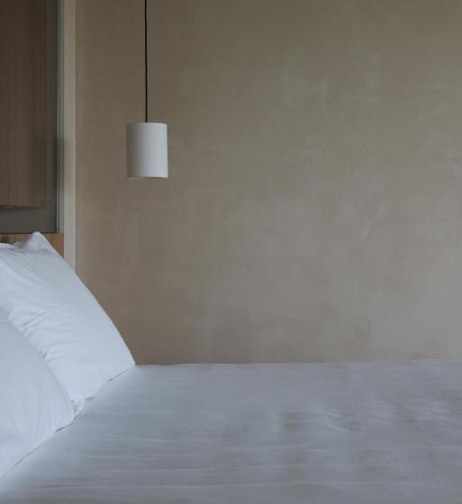 Deluxe Suite King Bed, Saltus