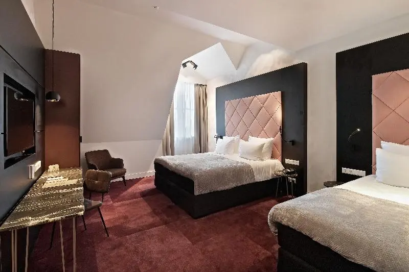 Comfort Kolmen Hengen Huone, Zaan Hotel Amsterdam Zaandam