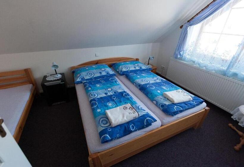 标准三人间, Penzion K