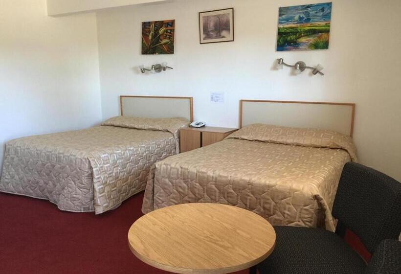 Номер Стандарт 2 Двуспальные Кровати, Voyageur Motel