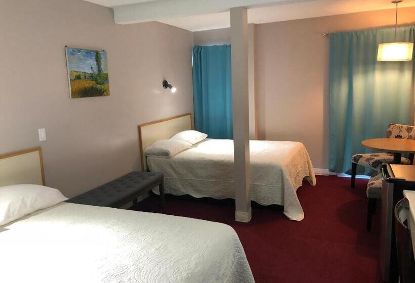带2个双人床的标准工作室, Voyageur Motel