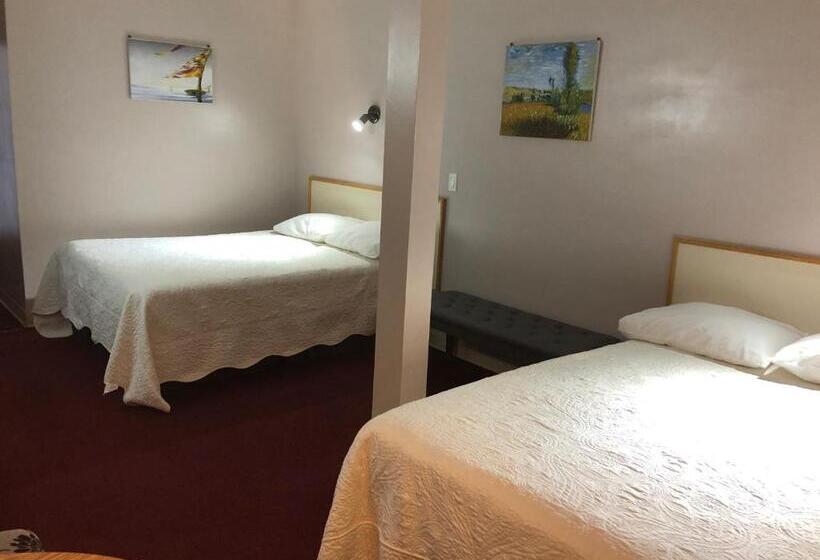 Номер Стандарт 2 Двуспальные Кровати, Voyageur Motel