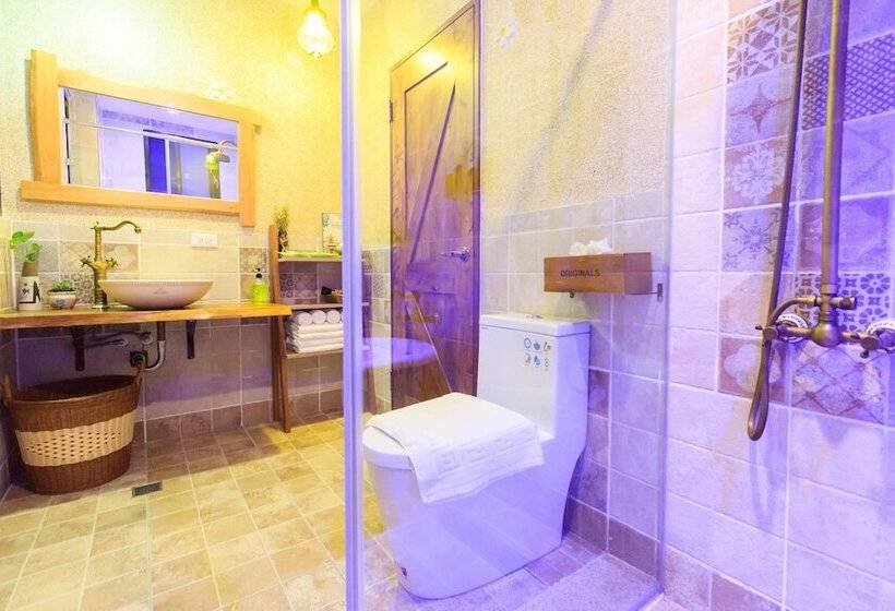 اتاق سوپریور چهار تخته, Classic Home