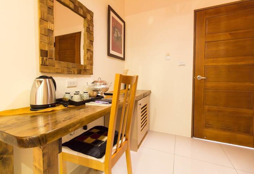 اتاق سوپریور چهار تخته, Classic Home