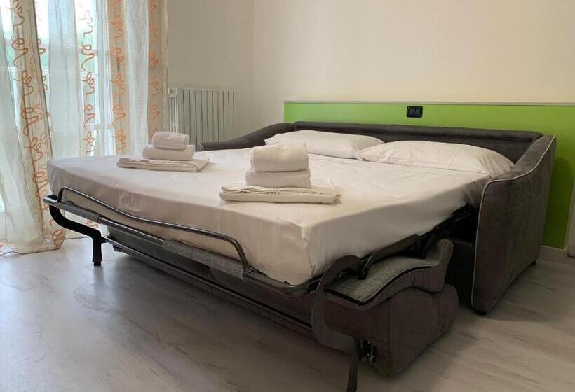 דירת חדר, Villa Danieli