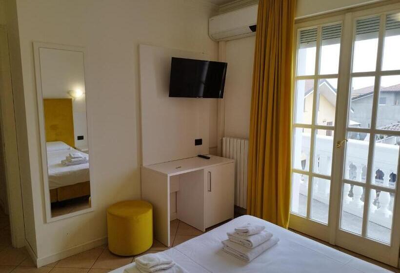 Standard room with outdoor bath, Villa Danieli