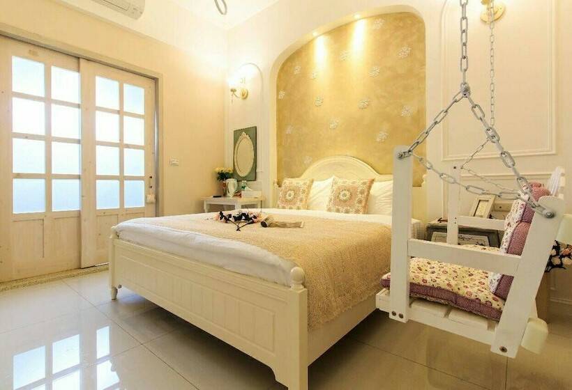 اتاق سوپریور چهار تخته, Classic Home