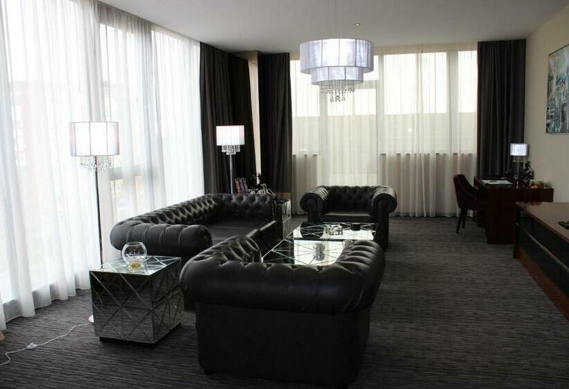 סוויטה דלוקס, Admiral