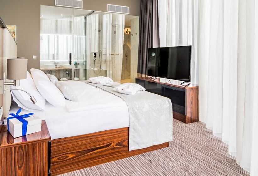 סוויטה, Admiral