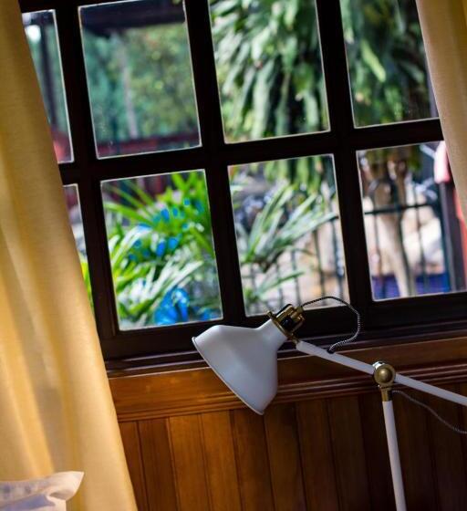 נוף לבריכה, Carpe Diem Orchard Home