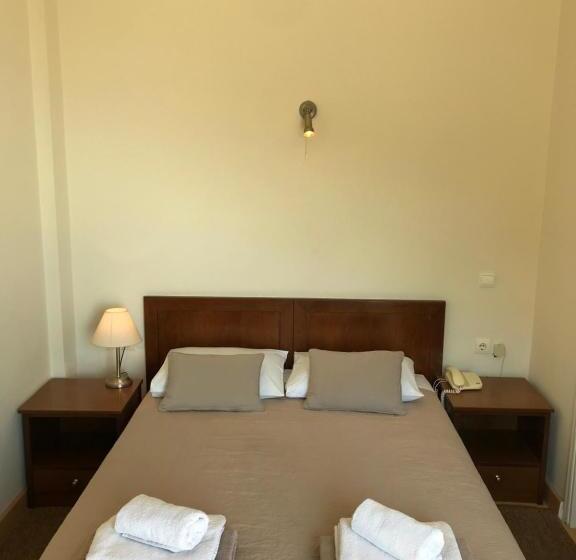 חדר אקונומי, Cokkinis