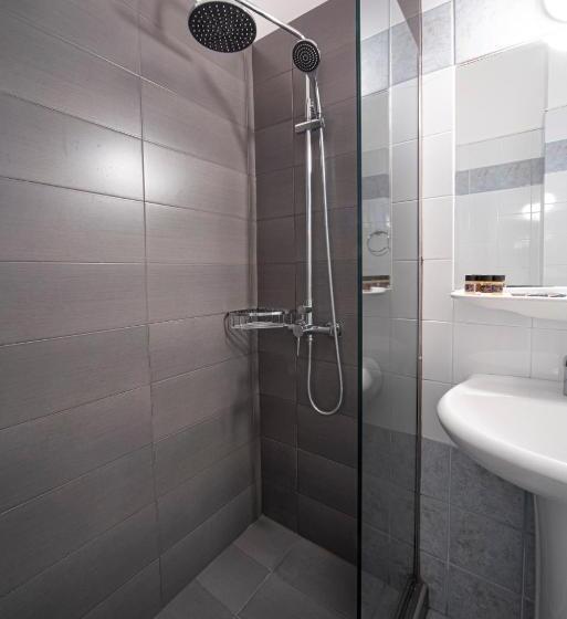 חדר סטנדרט עם מיטת קינג, Cokkinis