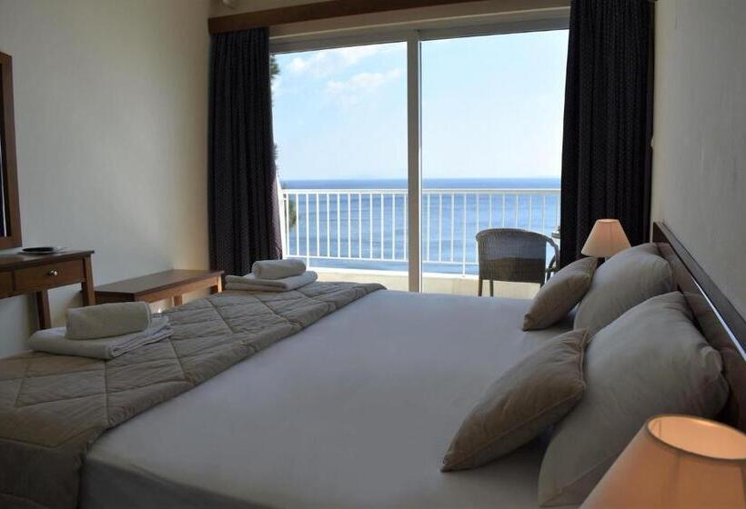 חדר סטנדרט עם מיטת קינג, Cokkinis