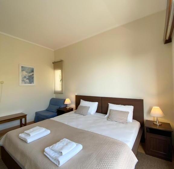 חדר סטנדרט, Cokkinis