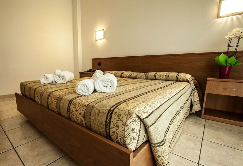 חדר סטנדרט, Davide