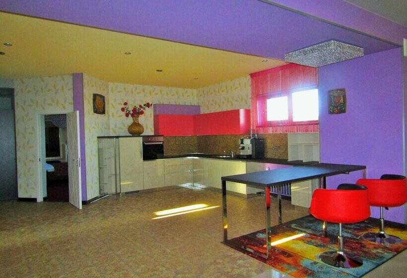 Апартаменты 1 Спальня, Fort Kolesnik