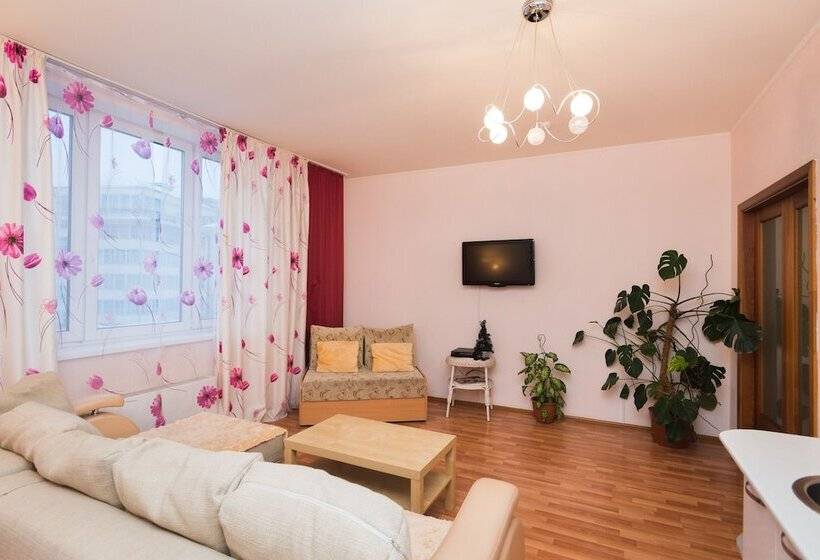 带1个卧室的舒适公寓, Guest House Alesia