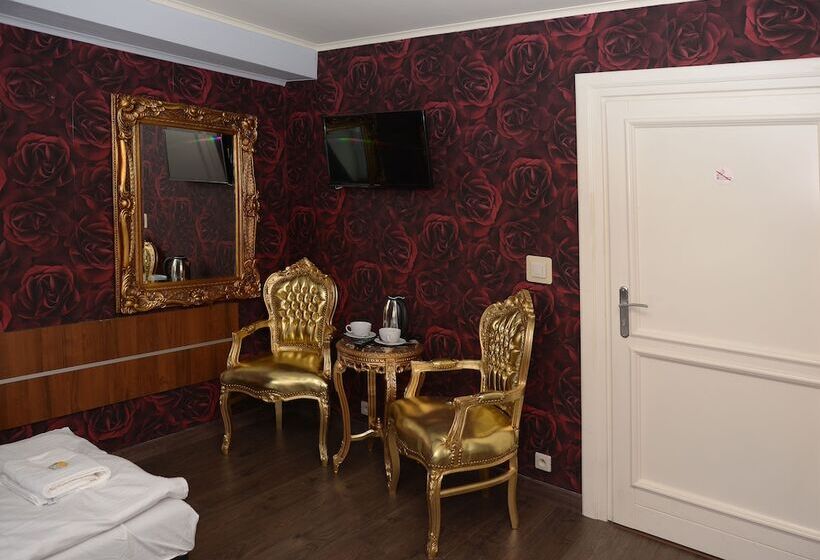 标准单人间, Pałac Dąbrowa