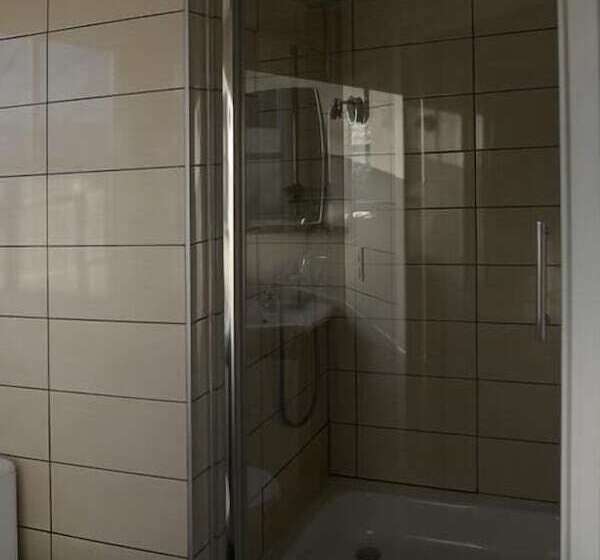 标准间, Pałac Dąbrowa