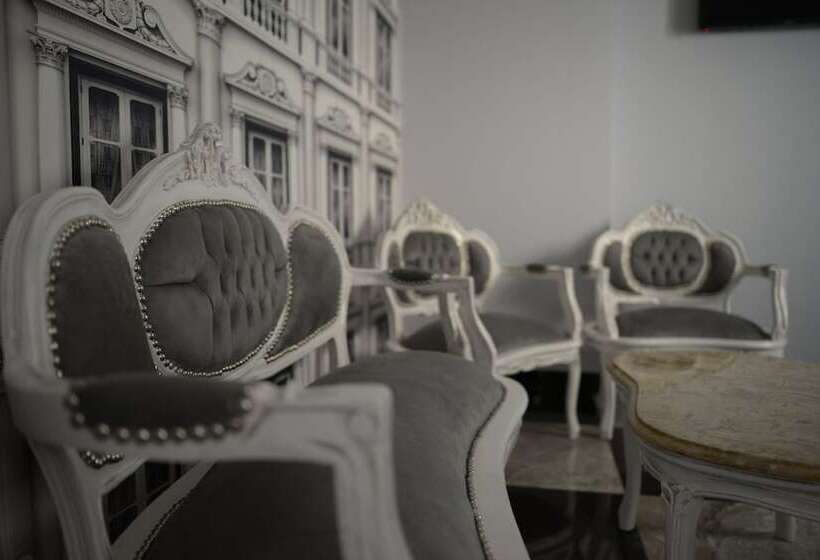 标准间, Pałac Dąbrowa