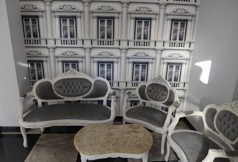 标准间, Pałac Dąbrowa