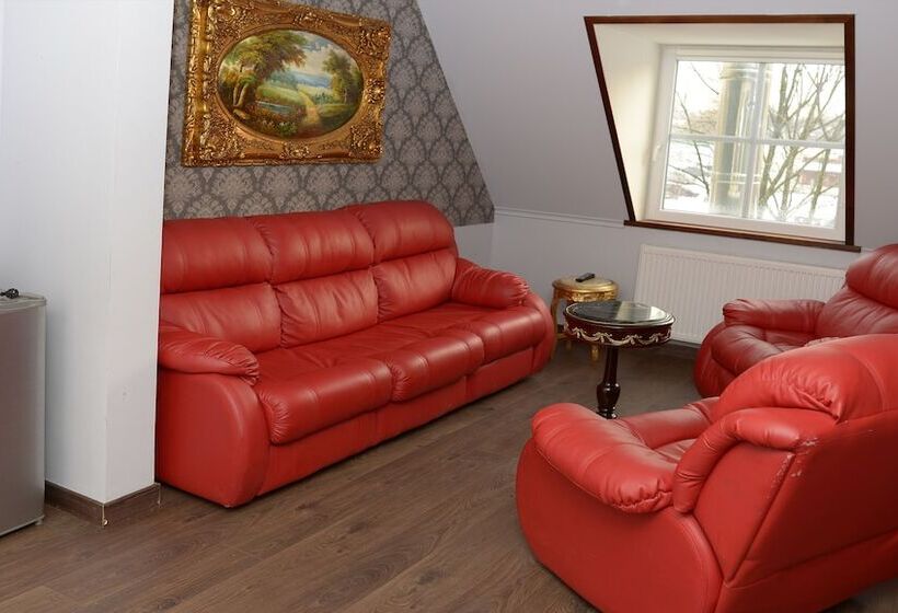 豪华房间, Pałac Dąbrowa