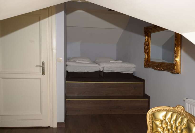 豪华房间, Pałac Dąbrowa