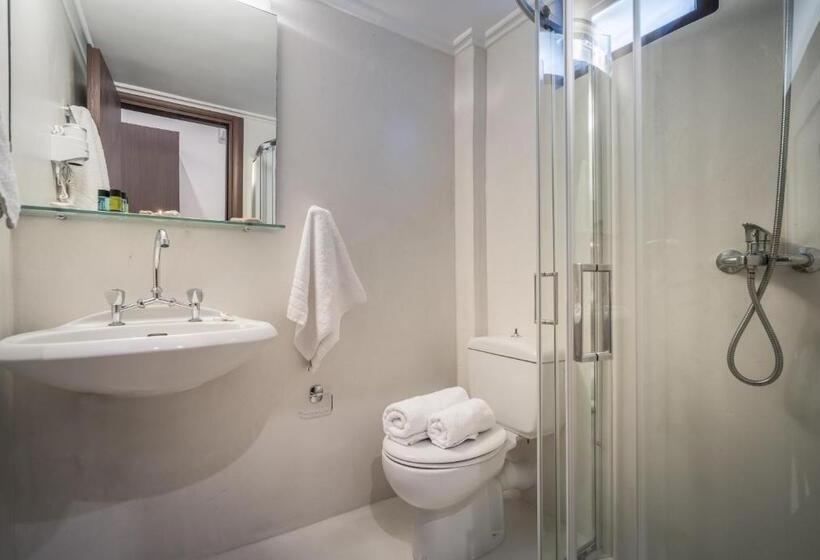 اتاق لوکس با چشمانداز استخر, Memories Apartments