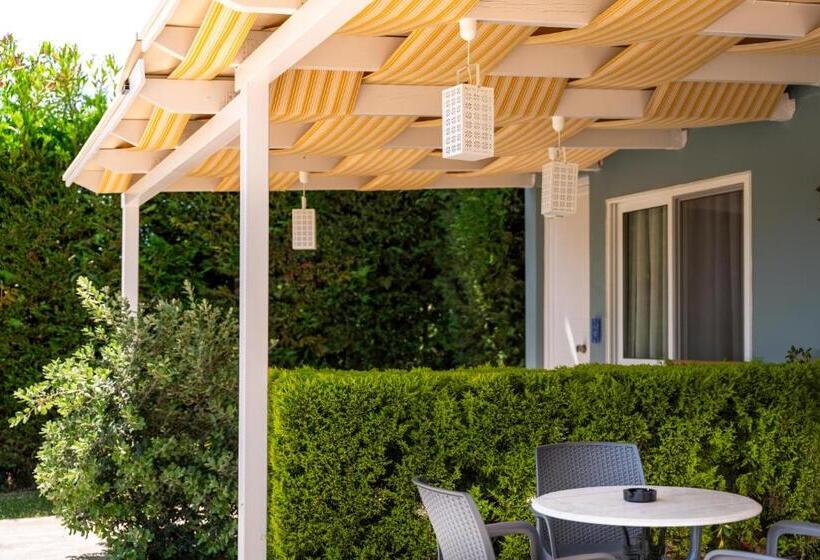 بانگلوی استاندارد, Memories Apartments