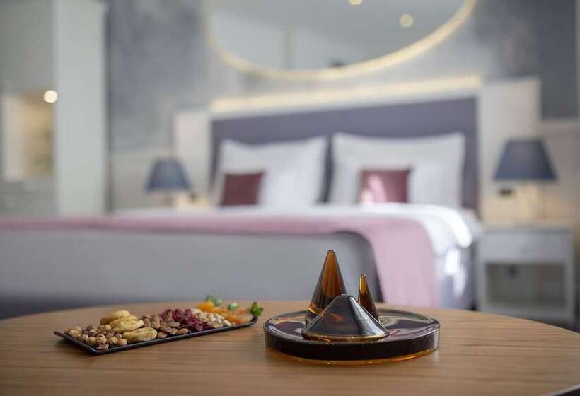 اتاق سوپریور, Public House