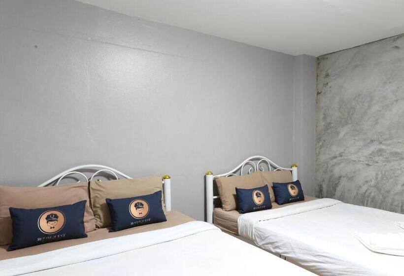 חדר משפחתי דלוקס, Roomquest Amphawa Vaylasamran