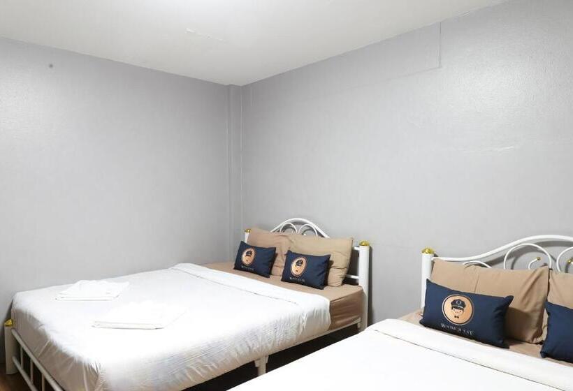 חדר משפחתי דלוקס, Roomquest Amphawa Vaylasamran