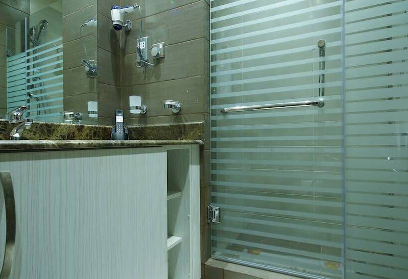 استودیوی پریمیوم, The Castle Premium