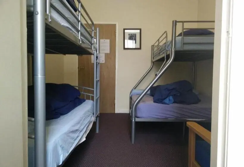 ファミリールーム, The Smugglers Hostel